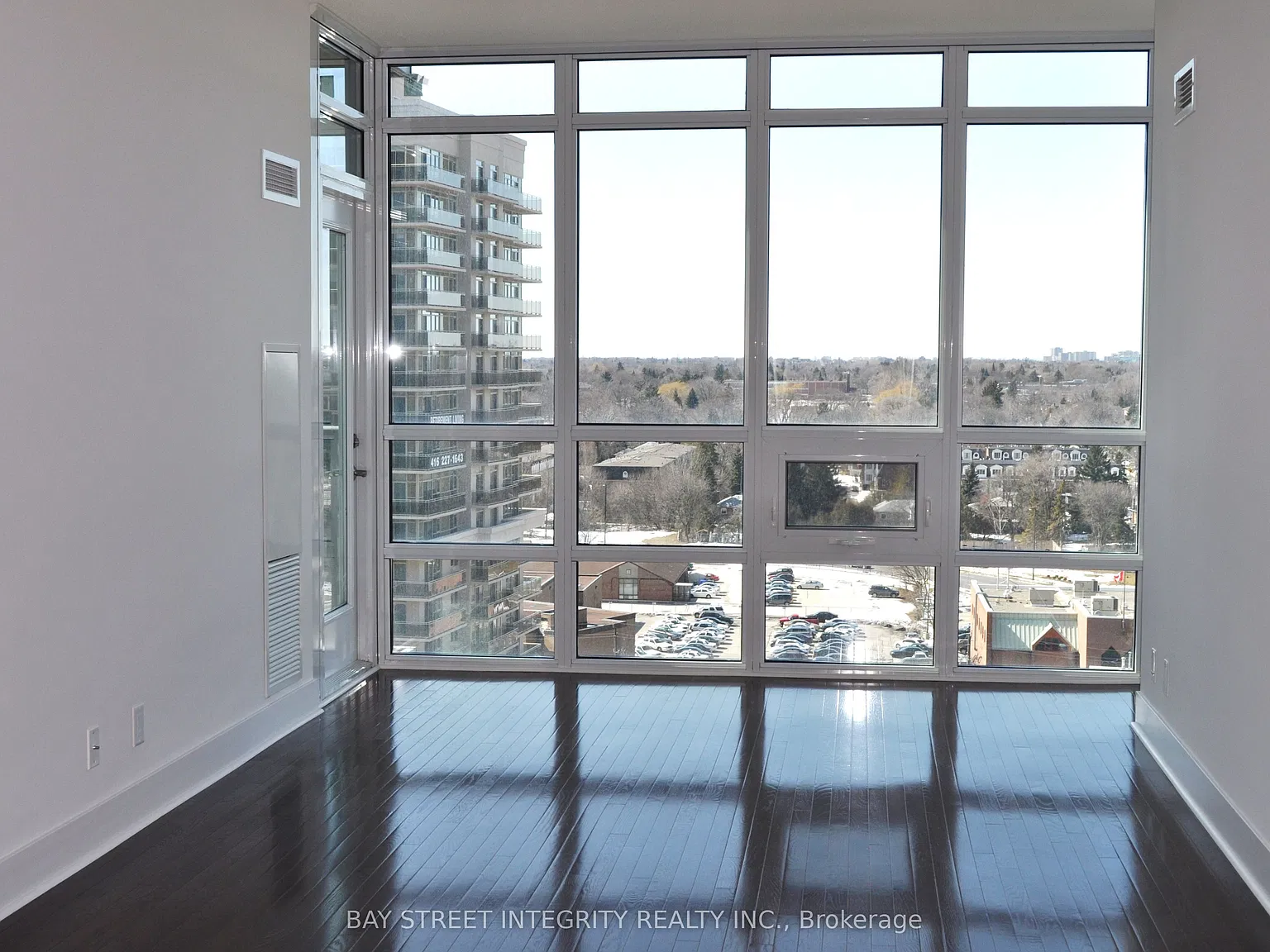 26 Norton Ave — Photo 3