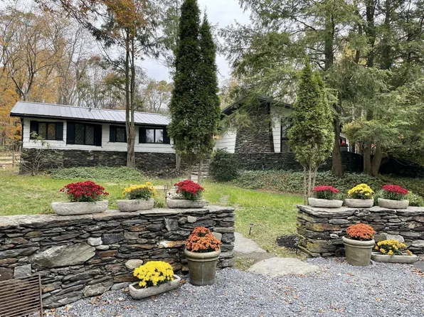 69 N Tower Hill Rd, Millbrook, NY 12545