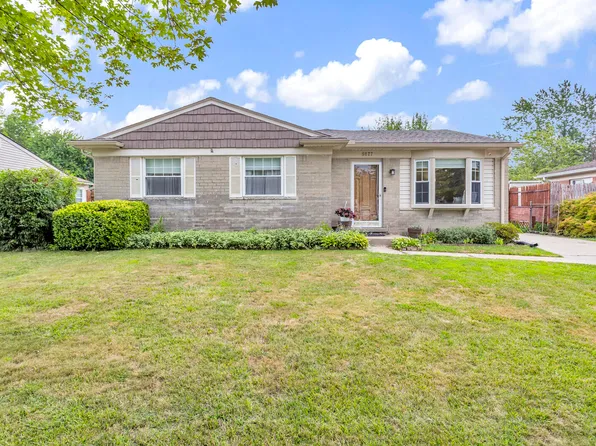 9877 Wheeler St, Van Buren Township, MI 48111