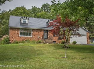 1038 Elkview Dr, Clifford Township, PA 18421