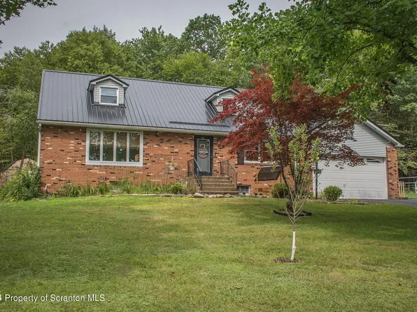 1038 Elkview Dr, Clifford Township, PA 18421