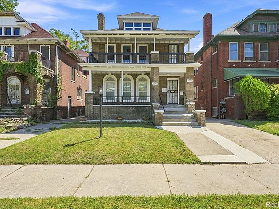 4th image of 3273 Cortland St