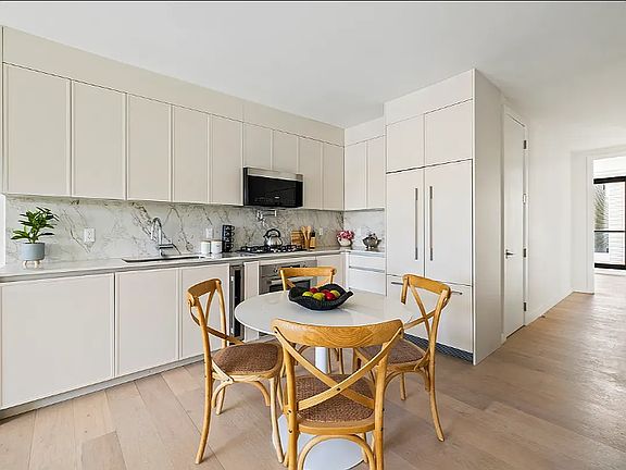 4th image of 232 Eckford St #3B