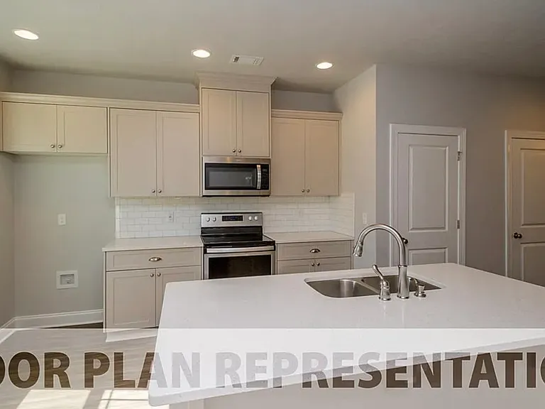 1853 Butternut Dr — Photo 3