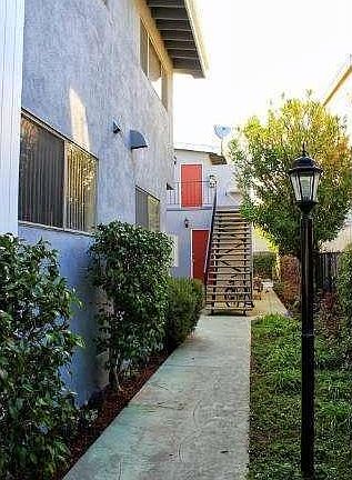 2nd image of 2231 Virginia Ave APT D