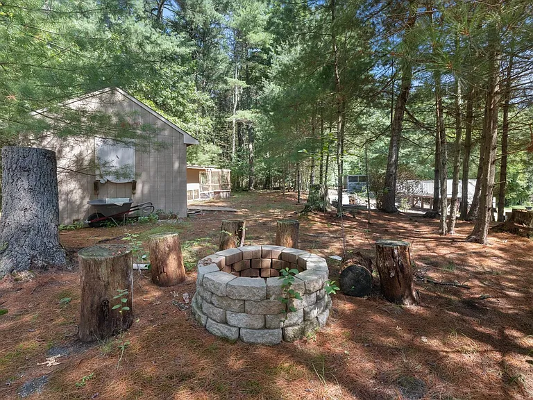 57 Harvest Wood Dr — Photo 29