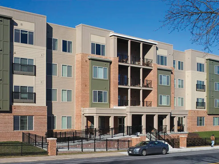 Greens at Irvington Mews — Photo 3