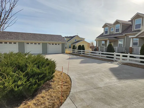 2142 Amber Ln, Fairfield, IA 52556