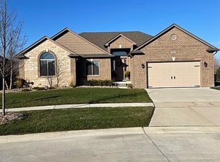 18453 Aqua Dr, Macomb, MI 48042