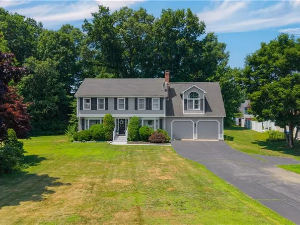 9 Pheasant Run Rd, North Smithfield, RI 02896