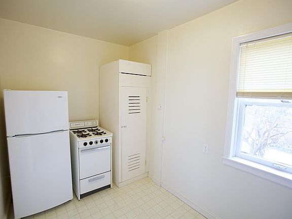 4th image of 451 Bartlett St #2