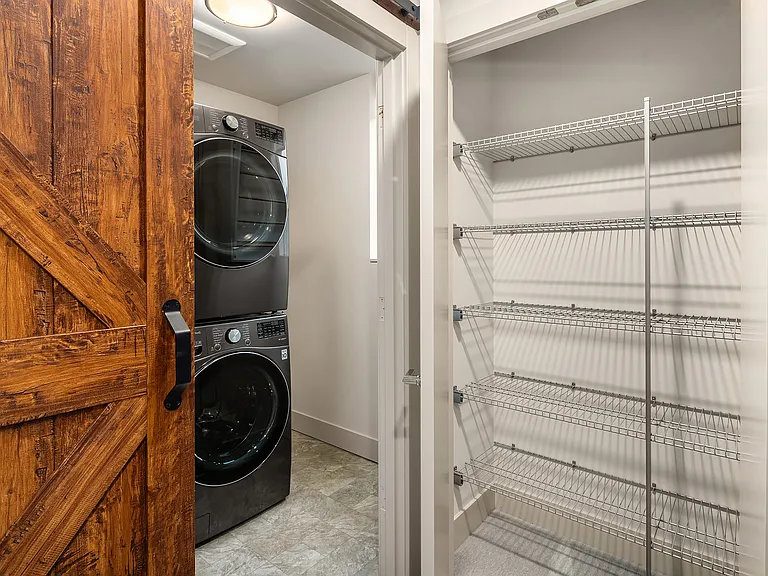 410 W Fulton St — Photo 22