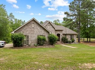 4 Blue Moon Dr, Hattiesburg, MS 39401