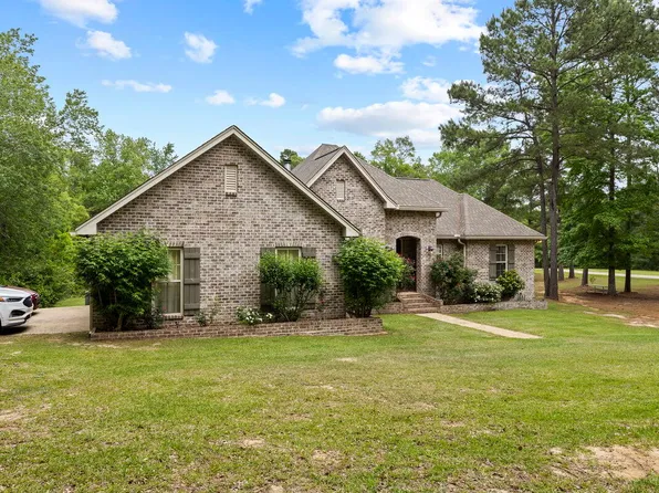 4 Blue Moon Dr, Hattiesburg, MS 39401