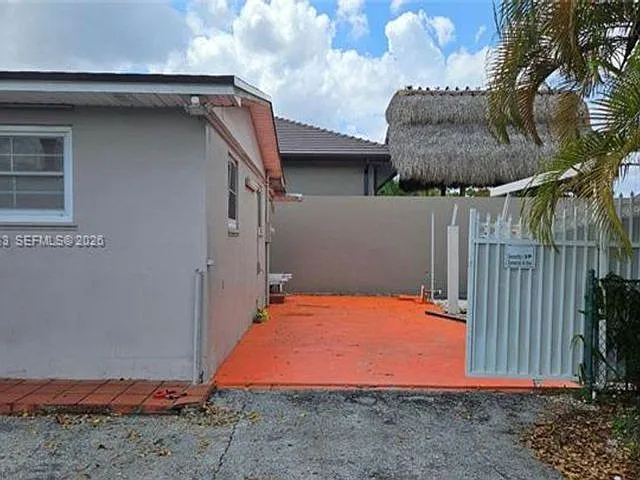 690 SW 120th Ave — Photo 12