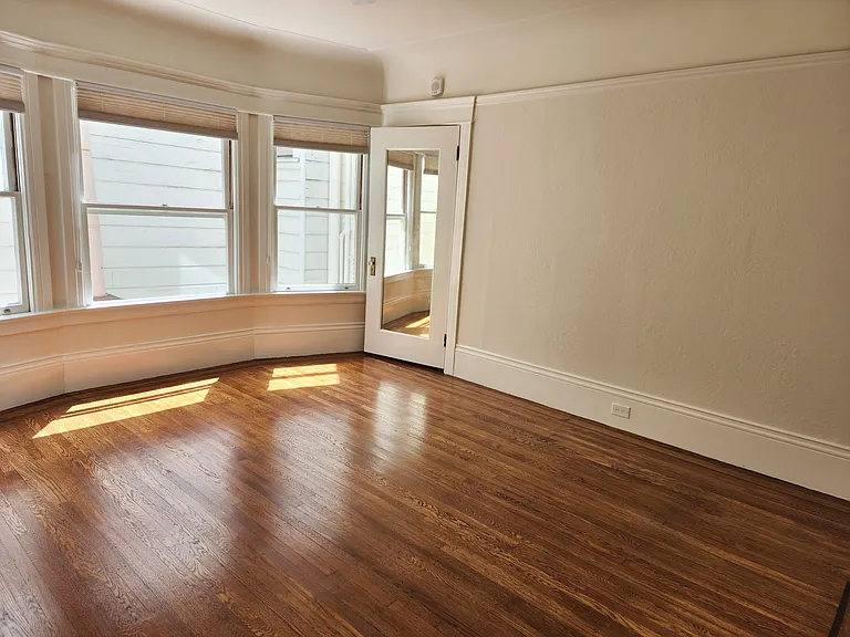 2440 Van Ness Ave — Photo 7