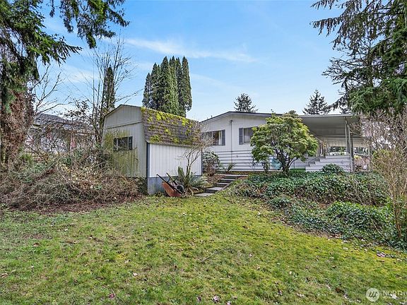 5th image of 3323 207th Place SE