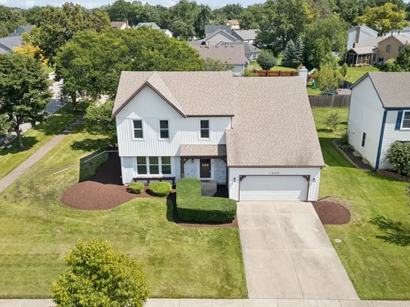 1545 Scottdale Cir, Wheaton, IL 60189