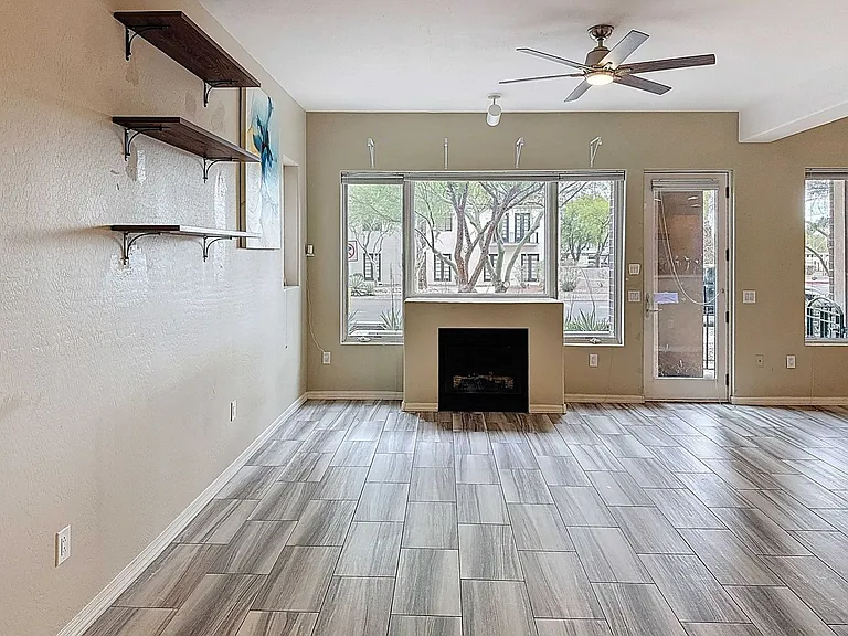 16 W Encanto Blvd #2 — Photo 5