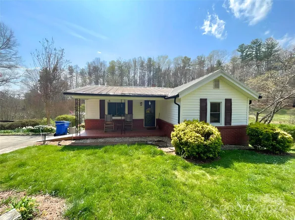 22 Kilpatrick St, Brevard, NC 28712