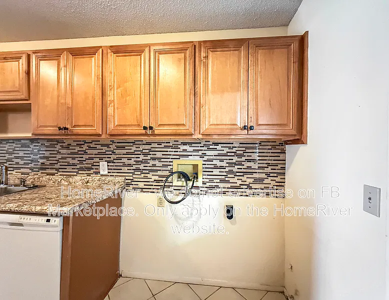 3 bed, 2.0 bath, 1140 sqft, $1,350 — Photo 4