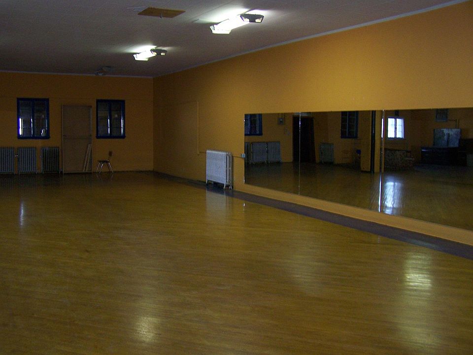 2nd image of 113 W Park St