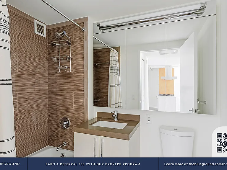 450 W 42nd St #29P — Photo 14