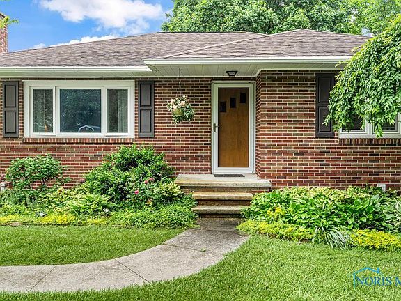 5th image of 19016 W Orchard Dr