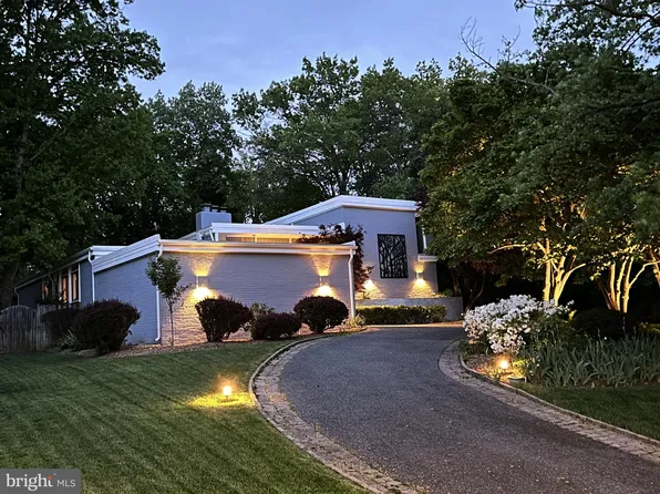 9917 Conestoga Way, Potomac, MD 20854