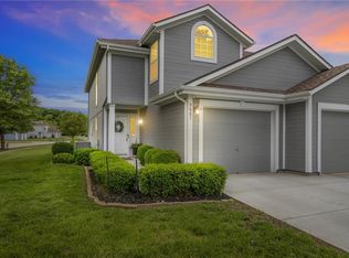 5681 NW Plantation Ln, Lees Summit, MO 64064