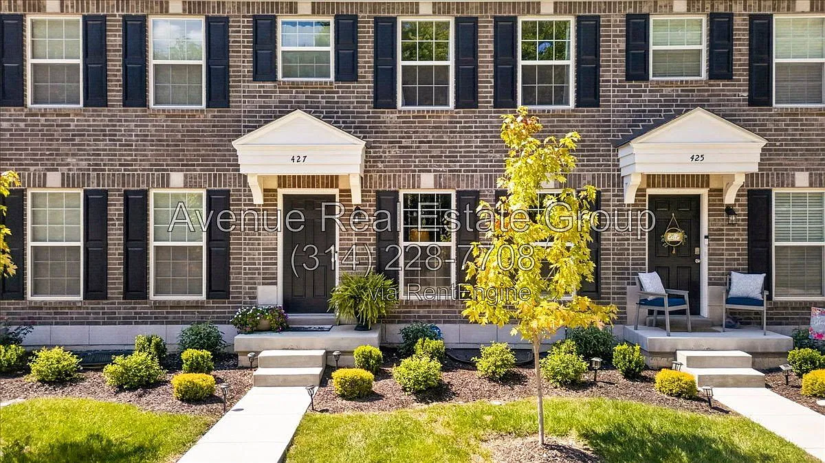 2 bed, 2.5 bath, 1448 sqft, $2,095 — Photo 2