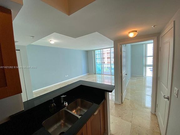 5th image of 186 SE 12th Ter APT 1406