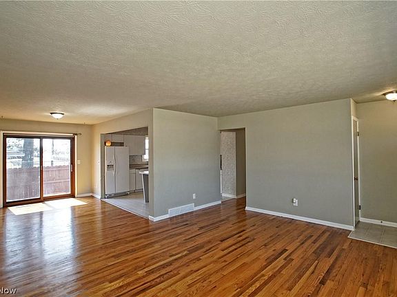 4th image of 34540 Glen Dr