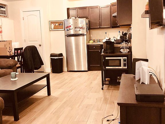 2nd image of 118 Santa Monica Ln #2