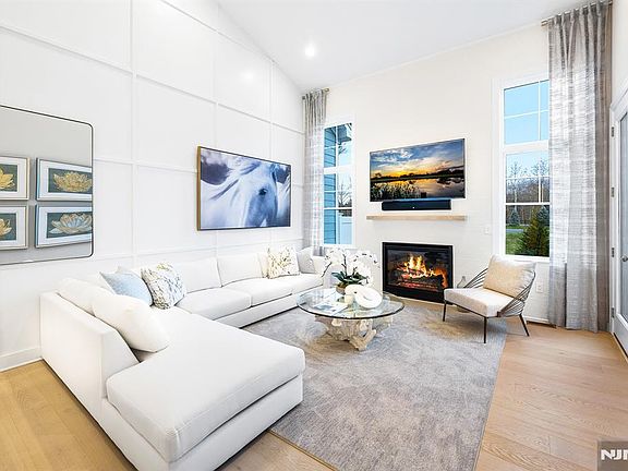 2nd image of 3 Woodmont Circle Riv