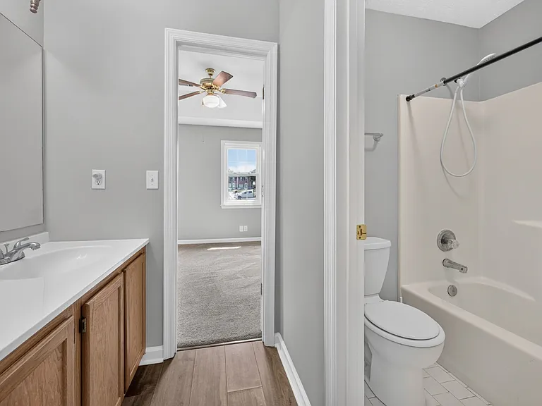 430 Claircrest Dr — Photo 9