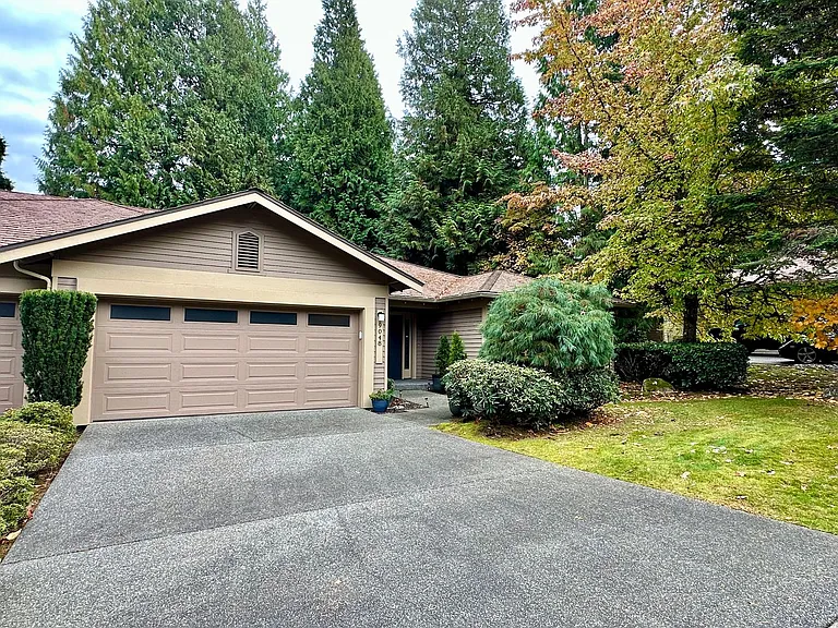 9048 Gleneagle Dr — Photo 1