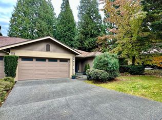 9048 Gleneagle Dr, Blaine, WA 98230