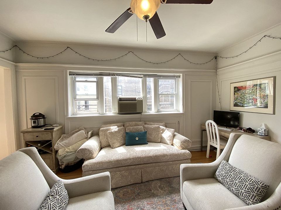 1st image of 925 W Cornelia Ave #929-2B