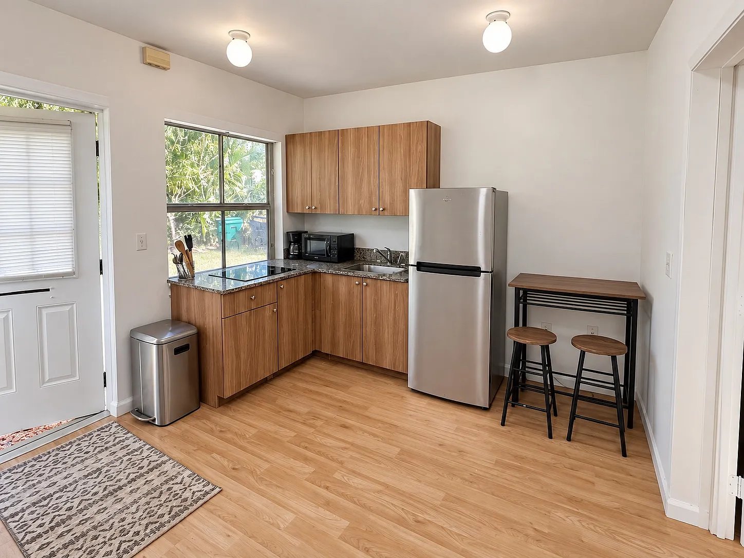 18431 NE 24th Ave — Photo 3