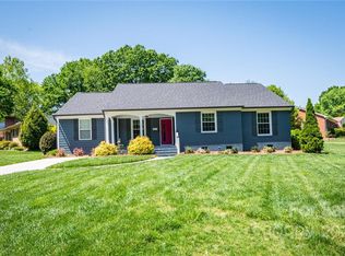 5300 Farmbrook Dr, Charlotte, NC 28210