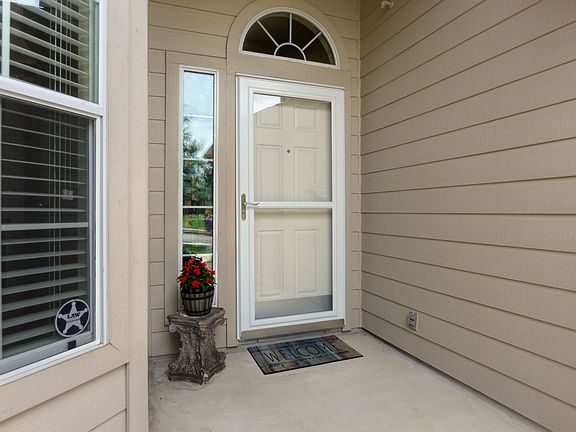 4th image of 3941 Wensledale Dr