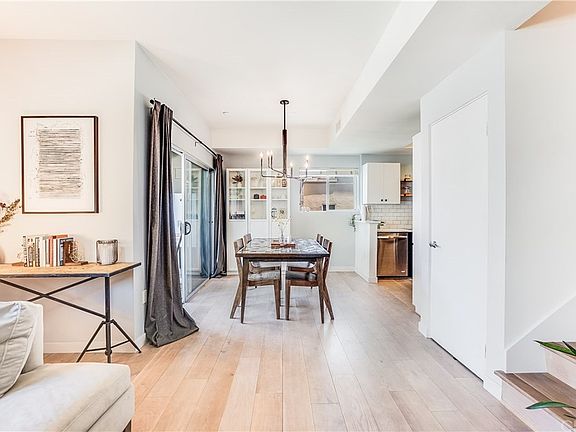 5th image of 2864 Sunset Pl APT 401