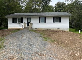 127 Twilight Dr, Cresco, PA