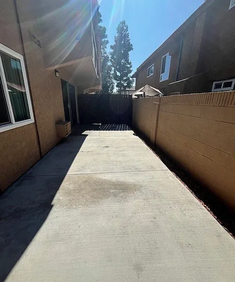 Oak Tree Apartments — Photo 11