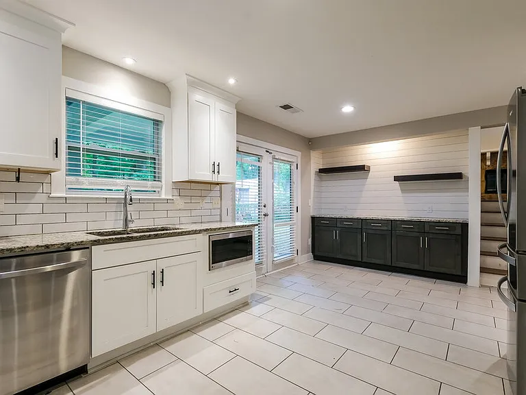 2661 Deerfield Cir — Photo 9