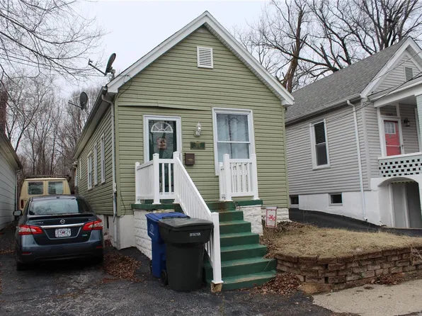 1319 Hughes Pl, Saint Louis, MO 63110