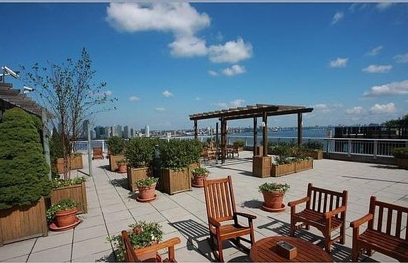 ROOF TERRACE