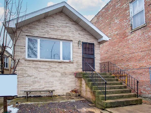 2557 W Pershing Rd, Chicago, IL 60632