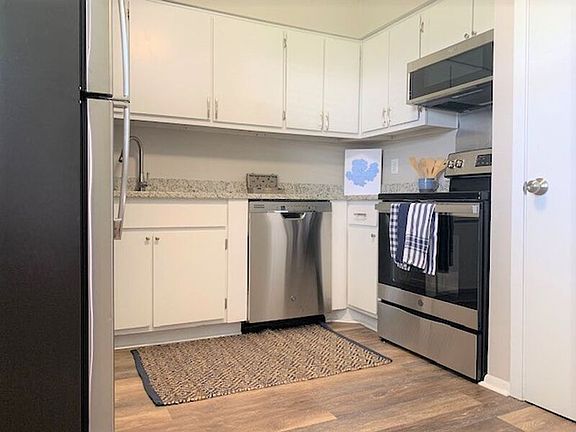 3rd image of 1414 N Wardell St #310